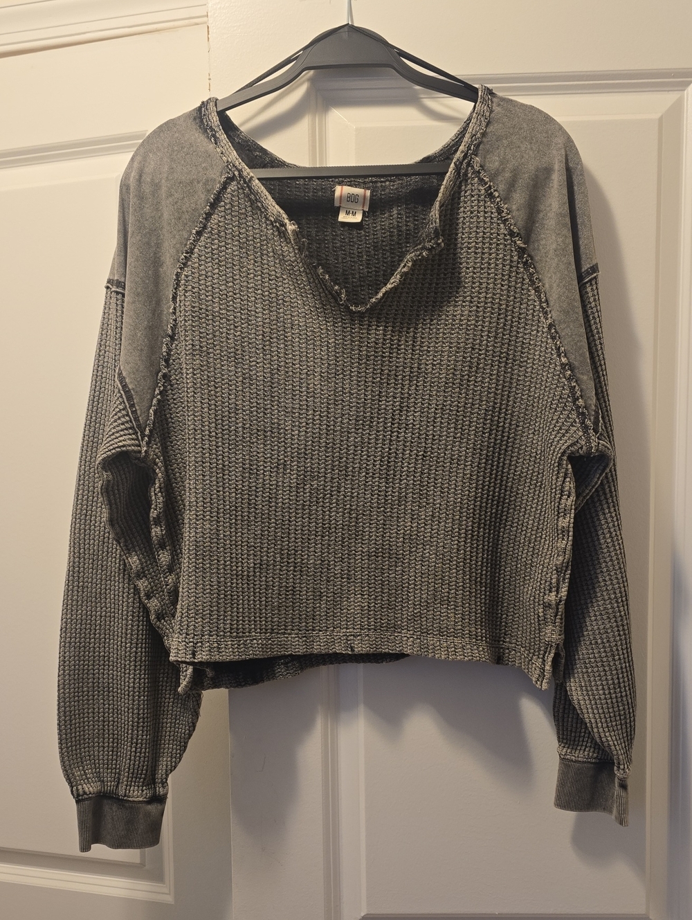 BDG Distressed Cropped Waffle Knit Sweater - Gray